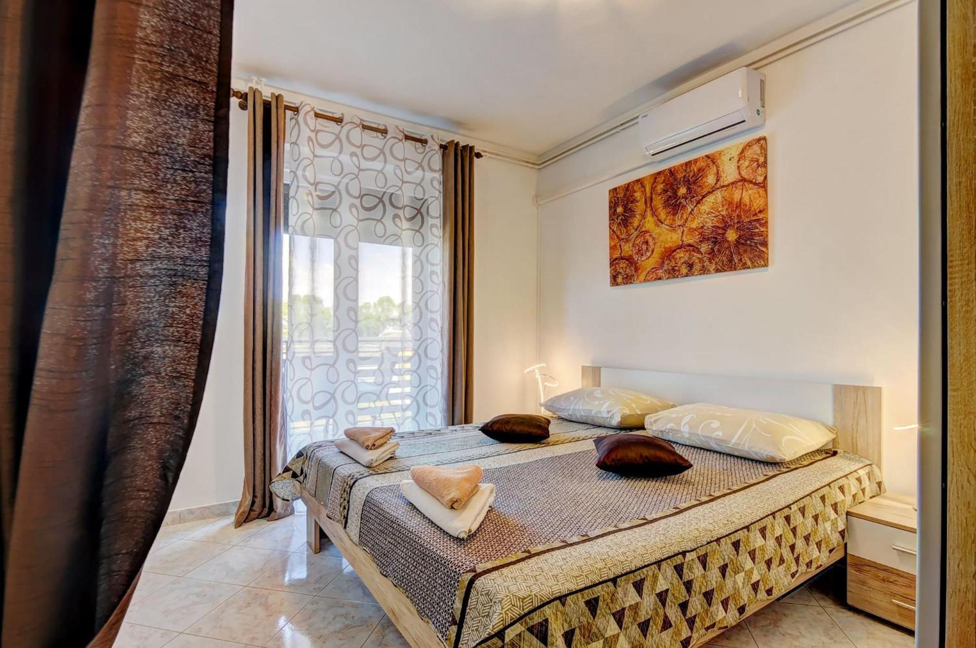 Lovely Apartments In Valbandon Fažana エクステリア 写真
