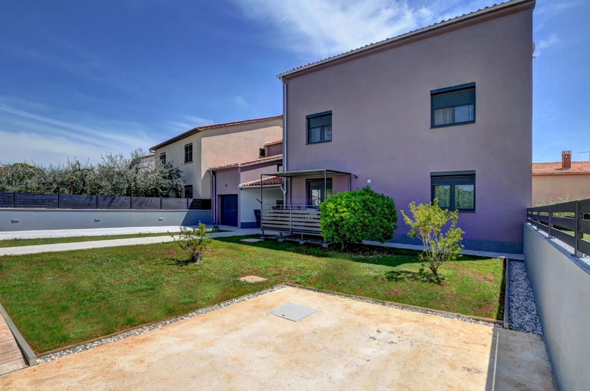 Lovely Apartments In Valbandon Fažana エクステリア 写真
