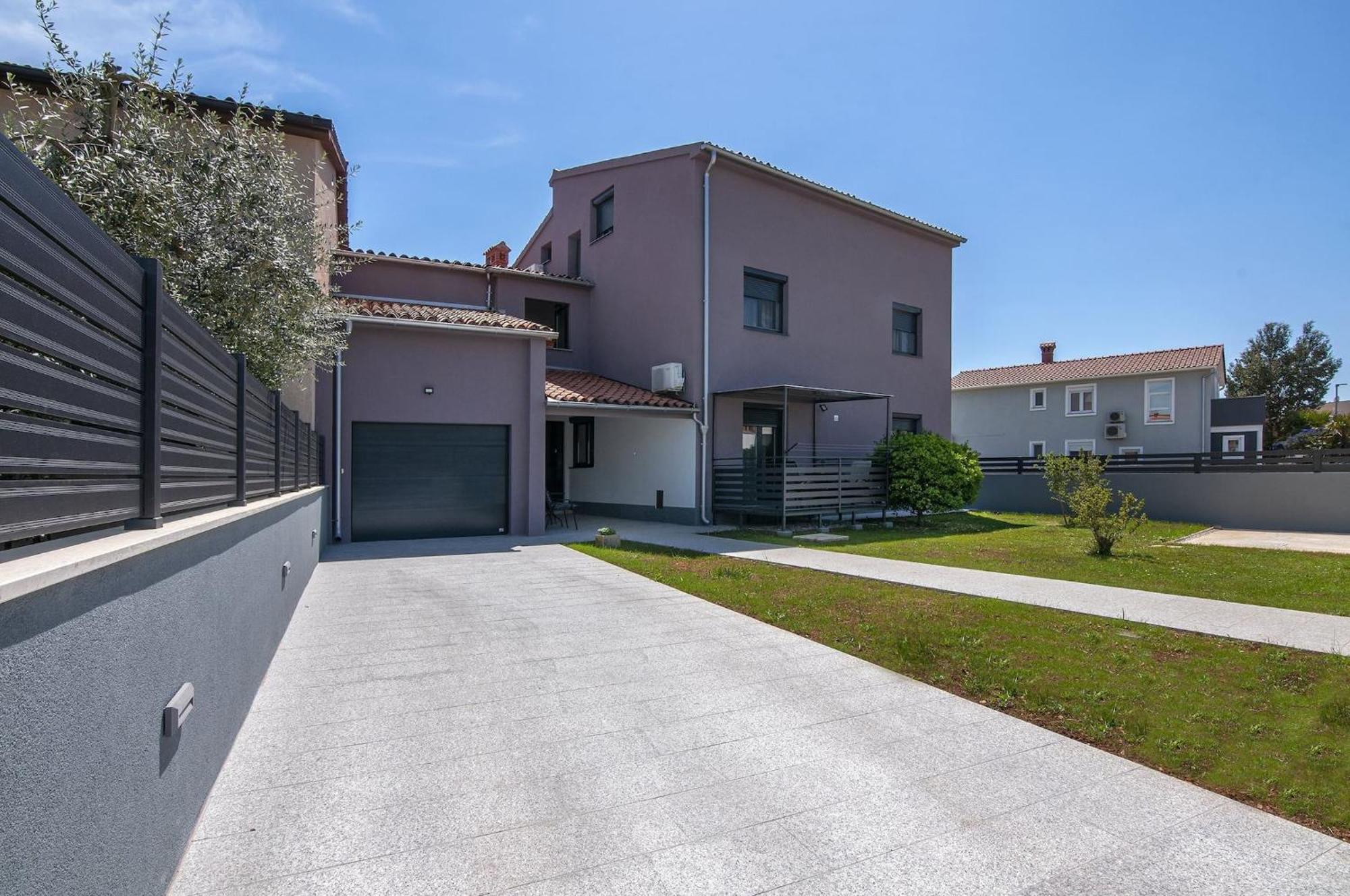 Lovely Apartments In Valbandon Fažana エクステリア 写真