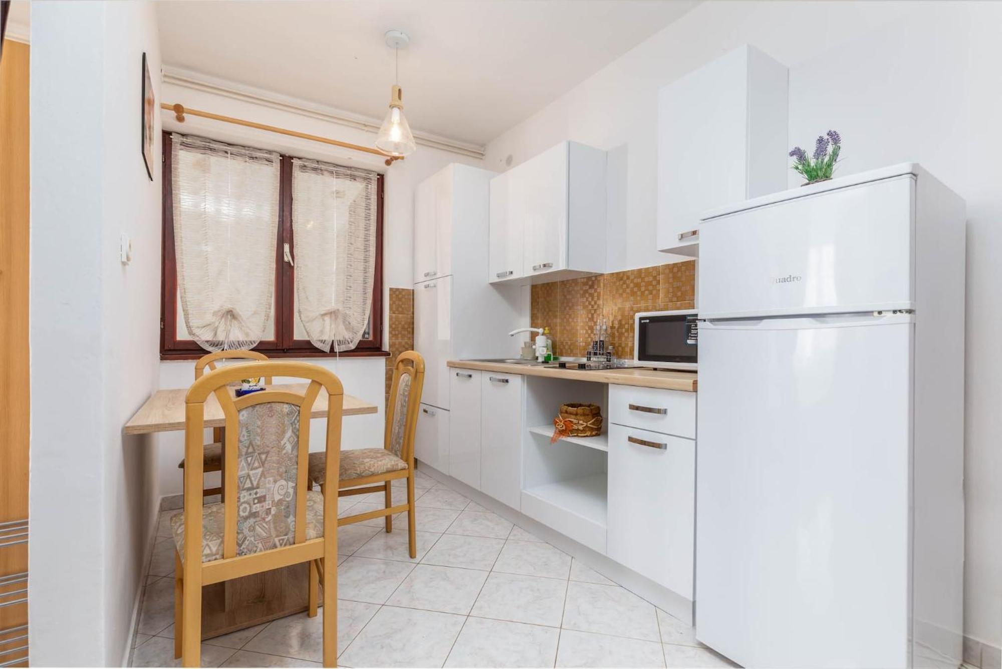 Lovely Apartments In Valbandon Fažana エクステリア 写真