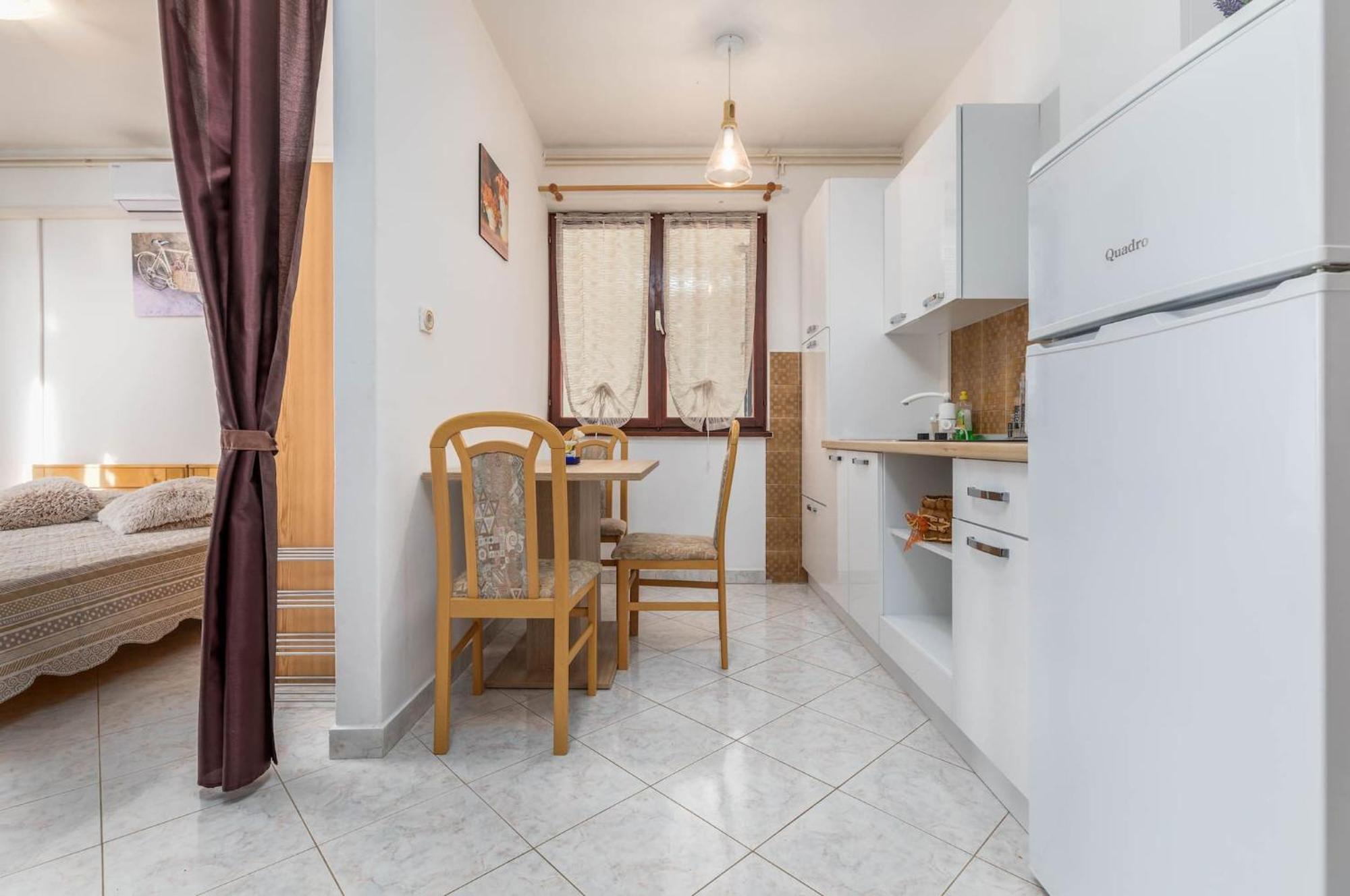 Lovely Apartments In Valbandon Fažana エクステリア 写真
