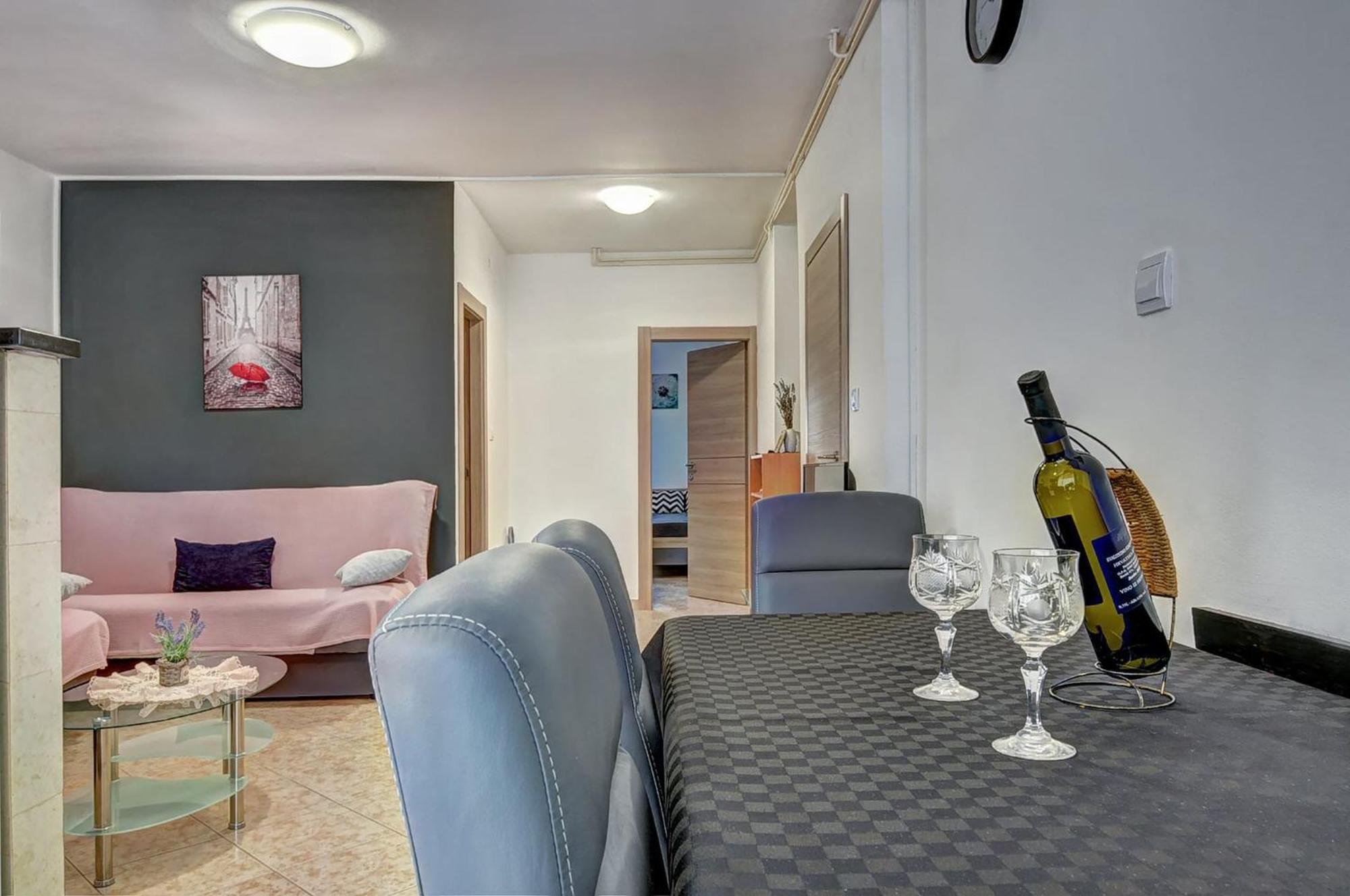 Lovely Apartments In Valbandon Fažana エクステリア 写真